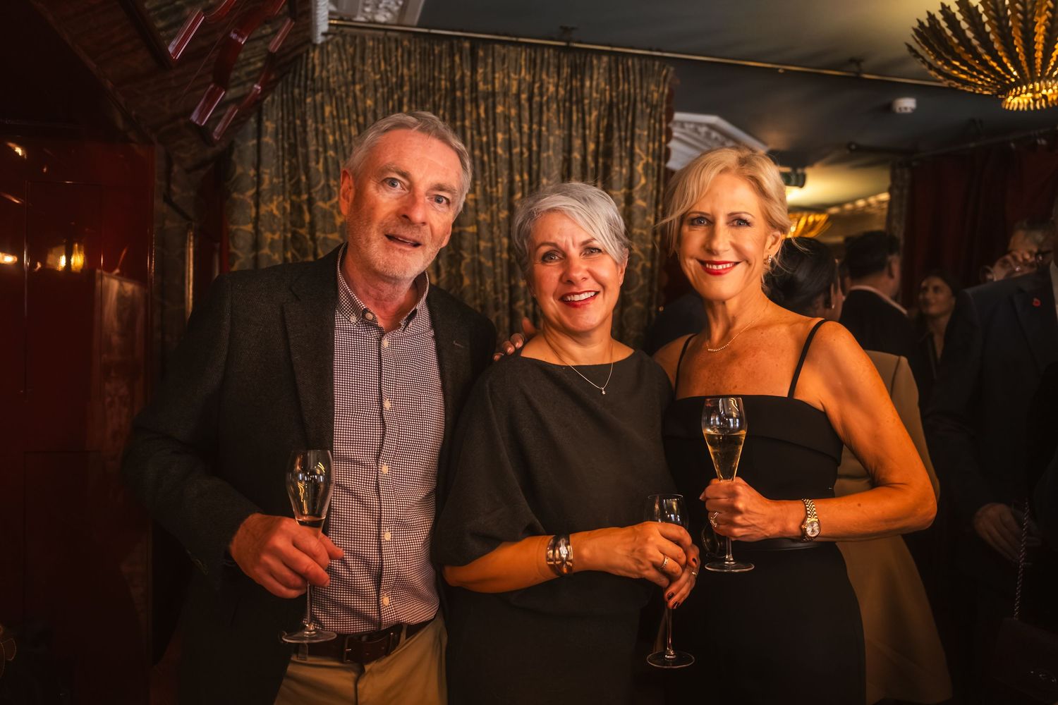 Amanda and Richard celebrating their wedding anniversary in 50 Cheyne Chelsea, photographed by London UK photographer @lyfphotos