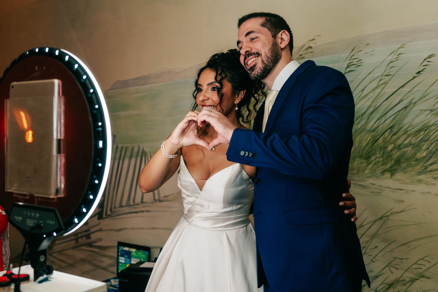 High-energy Brazilian wedding reception with pagode band at Botânico Quintal in São Paulo.