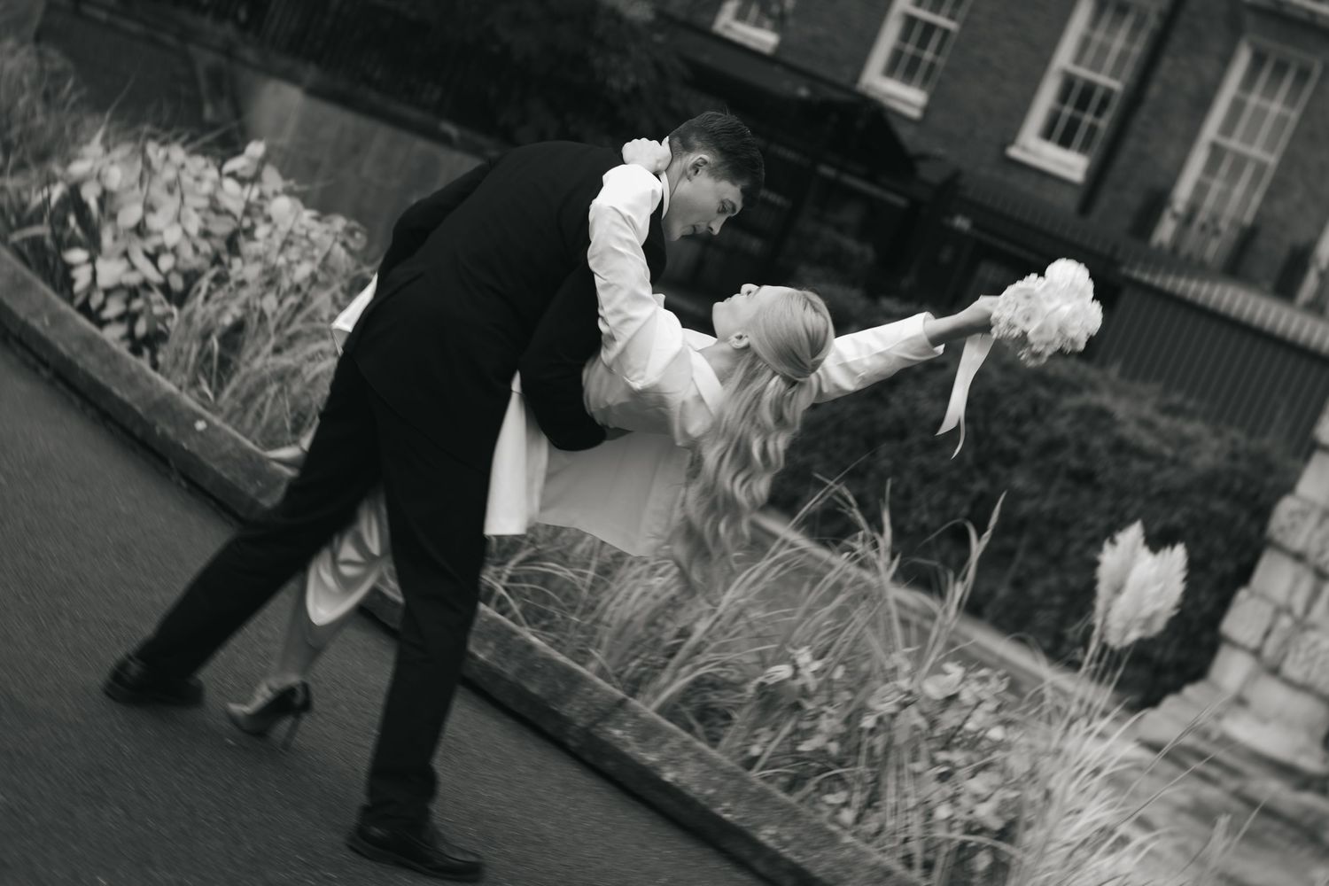 “Couple photographed in Victoria Embankment Gardens during a London city session.”