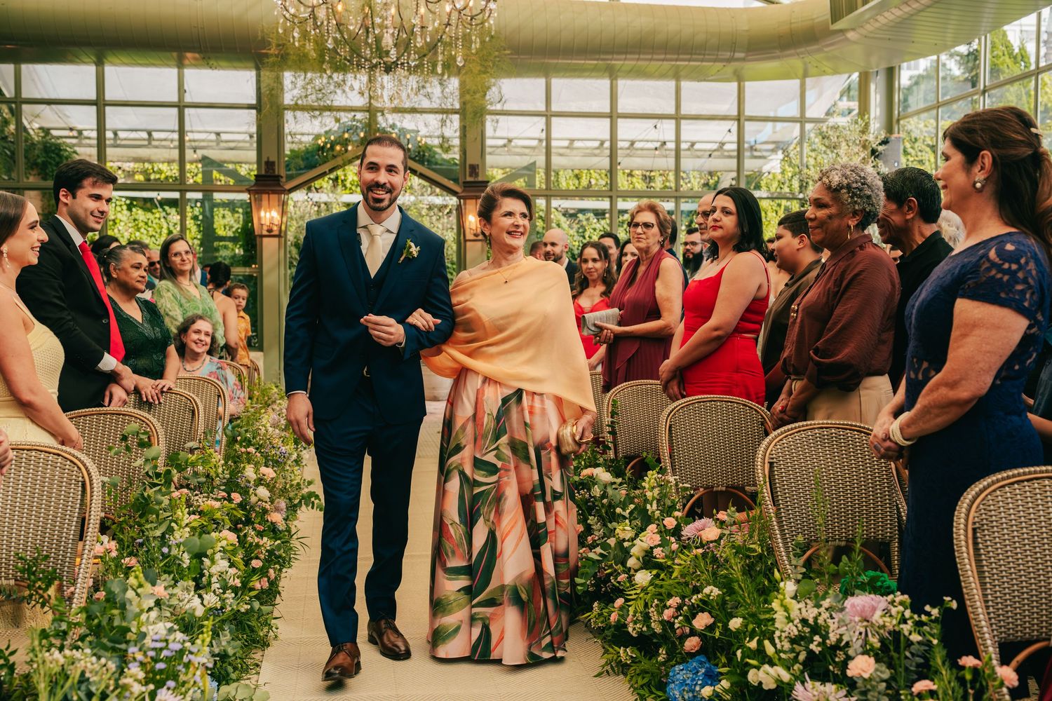 Emotional greenhouse wedding ceremony at Botânico Quintal in São Paulo, Brazil.