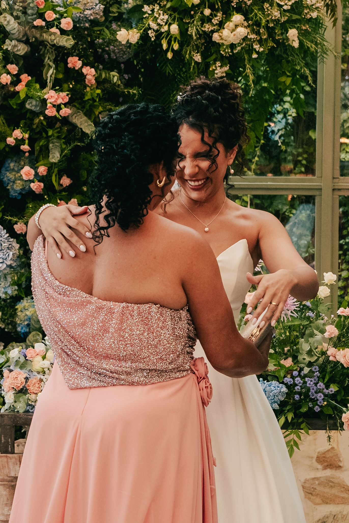 Emotional greenhouse wedding ceremony at Botânico Quintal in São Paulo, Brazil.