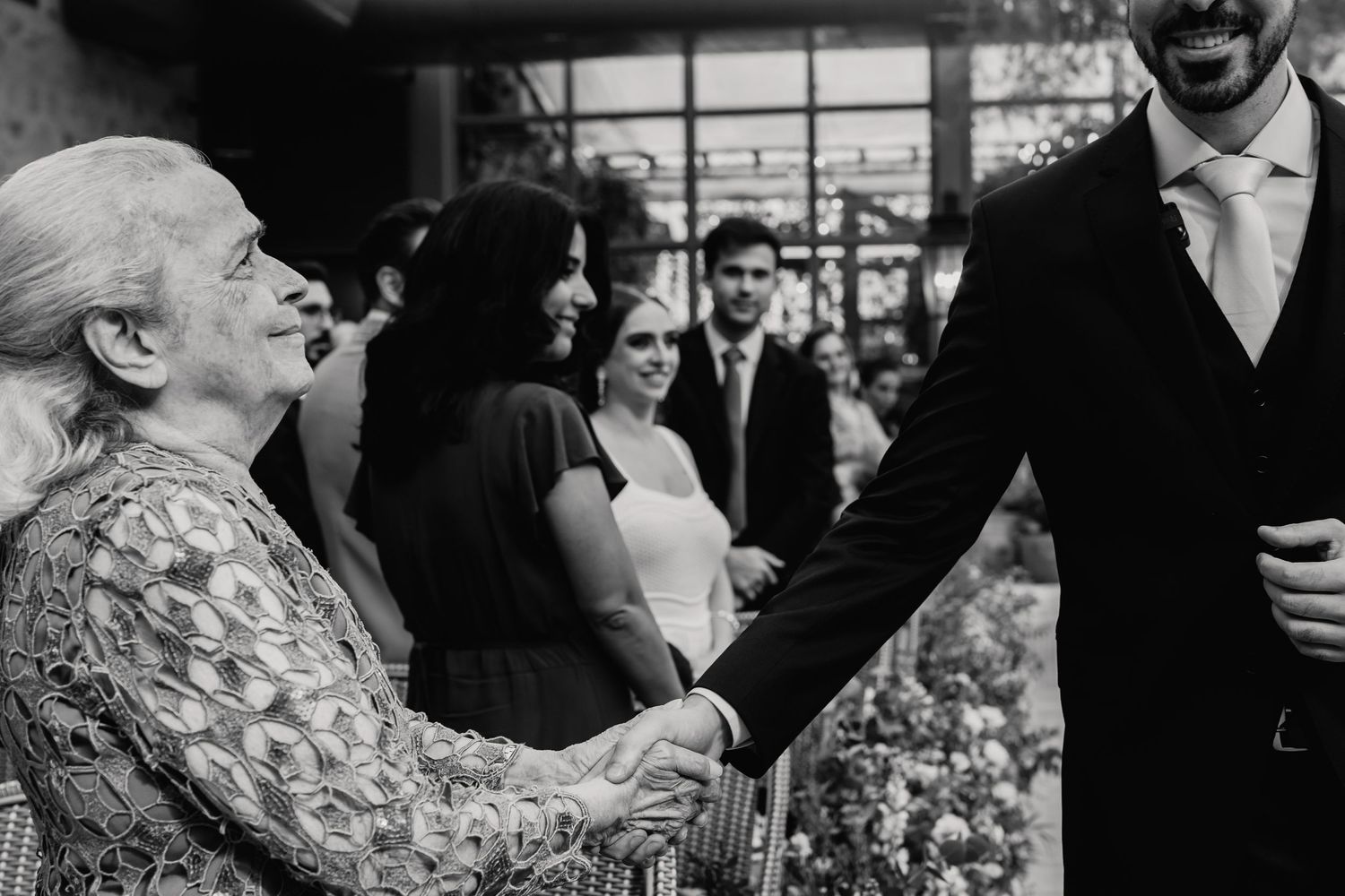 Emotional greenhouse wedding ceremony at Botânico Quintal in São Paulo, Brazil.