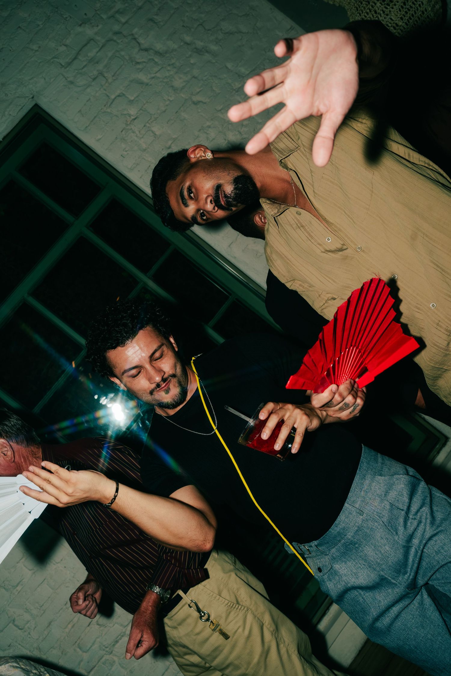 High-energy Brazilian wedding reception with pagode band at Botânico Quintal in São Paulo.