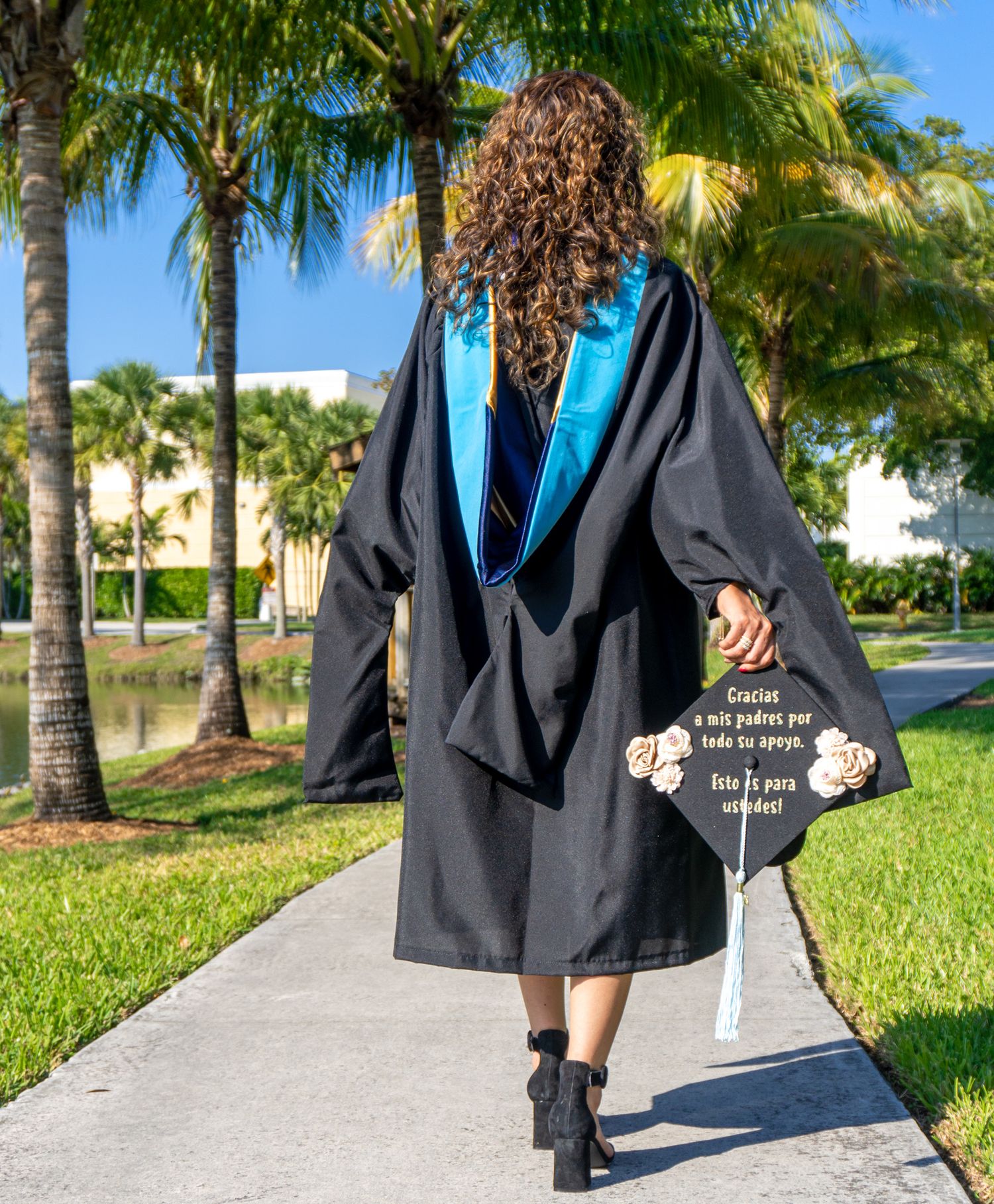 Graduation pic ideas
