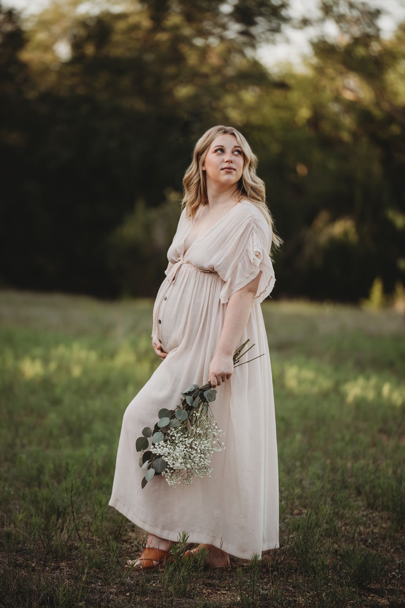 Maternity portrait mama in flowy gown outdoor field Waco TX Sudden Joy Visuals