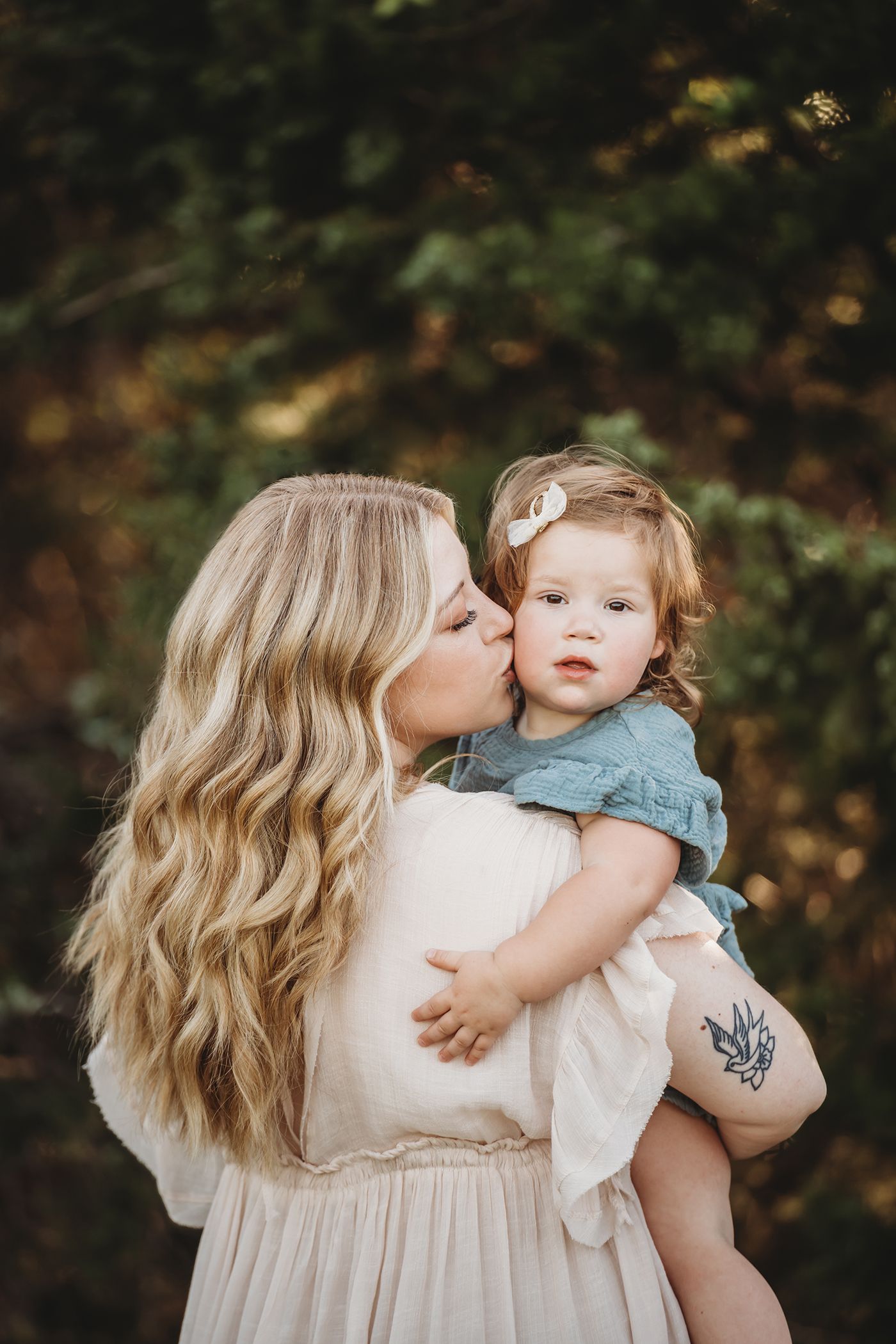 Mother daughter portrait outdoor lifestyle Waco TX Sudden Joy Visuals