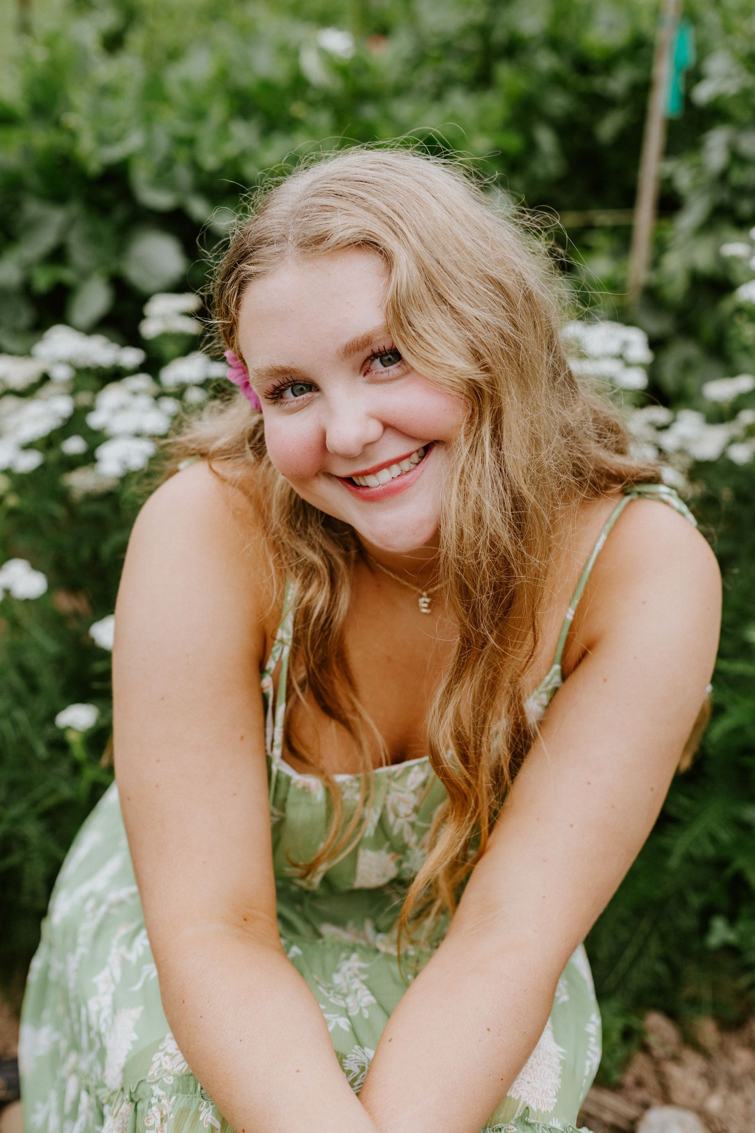 Southwestern Pennsylvania senior photographer capturing outdoor senior portraits