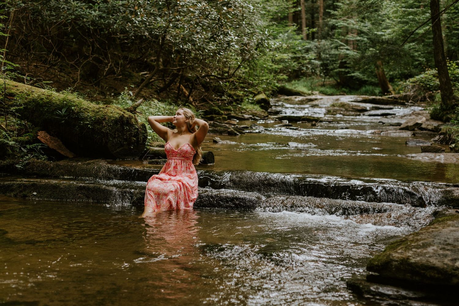 Natural senior pictures by Cortny Jo Photography