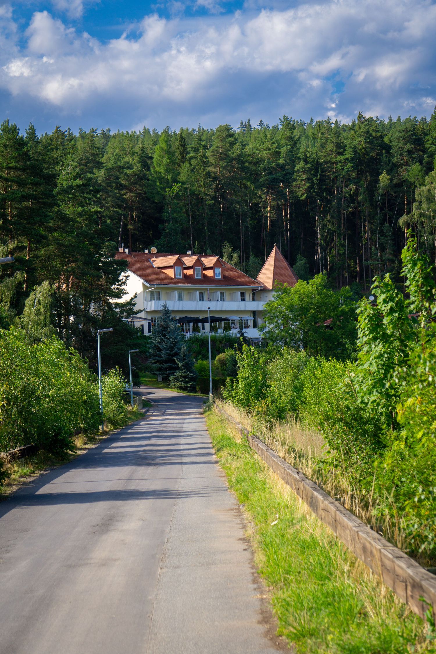 Haus am Waldrand in Bayern.