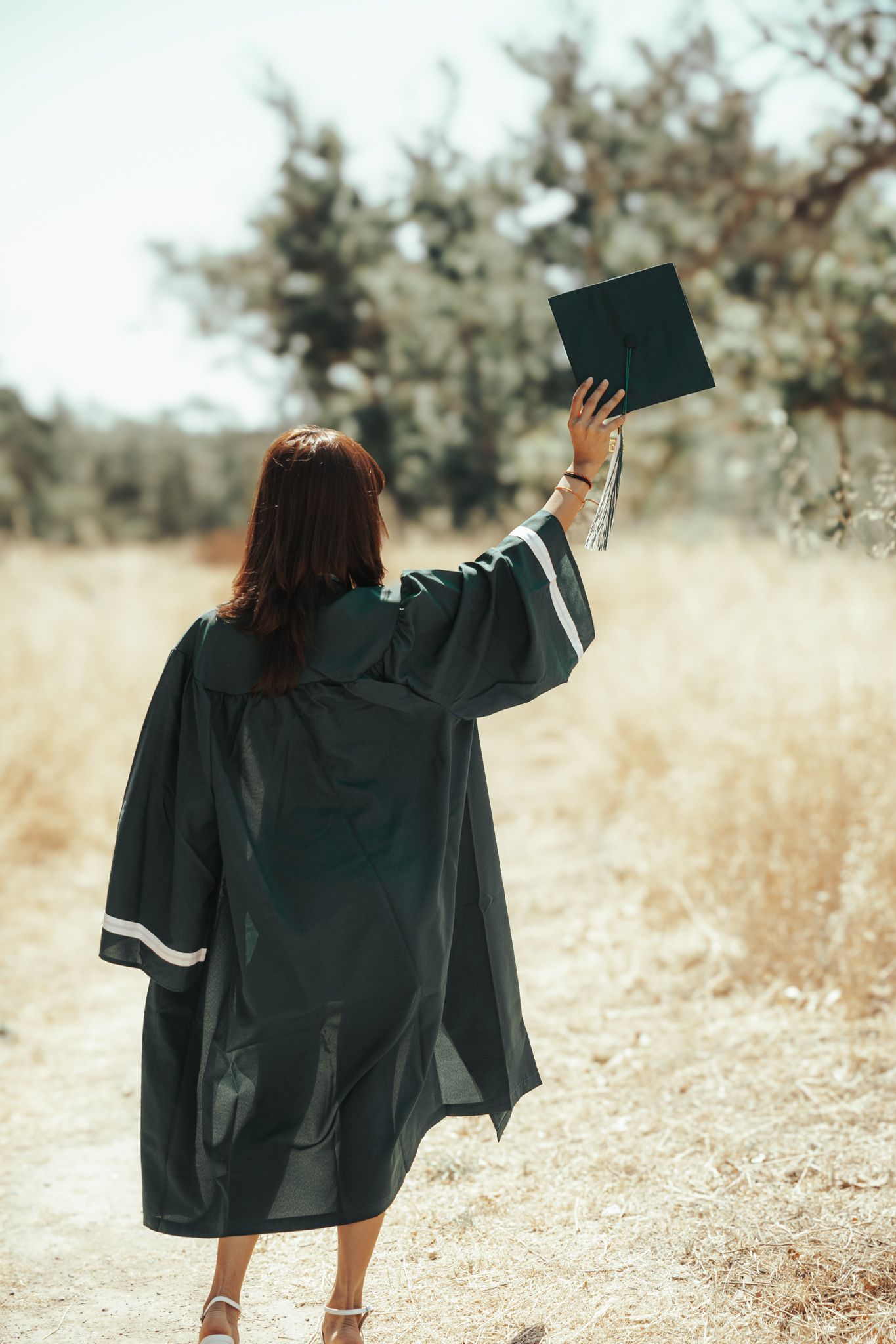 Editorial outdoor senior photos in Livermore CA featuring candid, personality‑focused portraits in soft natural light.