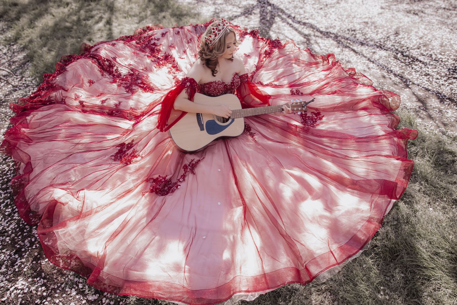 Luxury quinceañera portrait in California featuring an elegant quince dress, natural light, and editorial, high‑end photography for fifteen‑