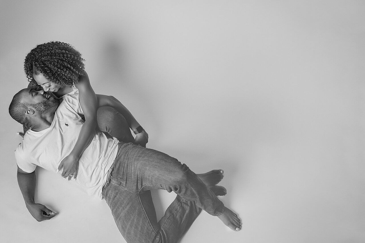 Artistic black and white couples photography with dramatic poses.