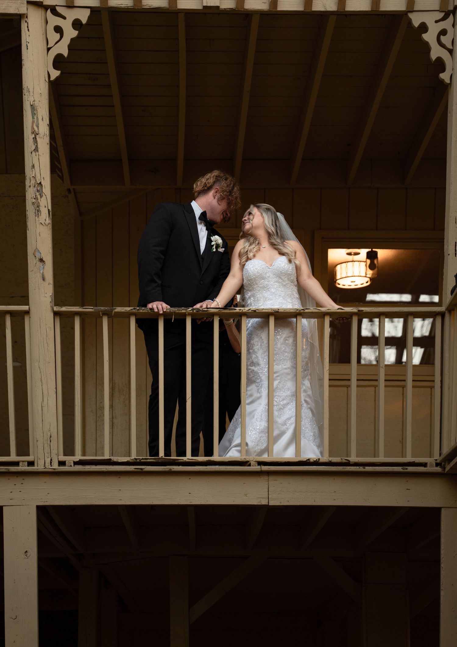 “Luxury wedding photography in Middle TN capturing bride and groom exchanging vows, elegant portraits, and heartfelt moments”