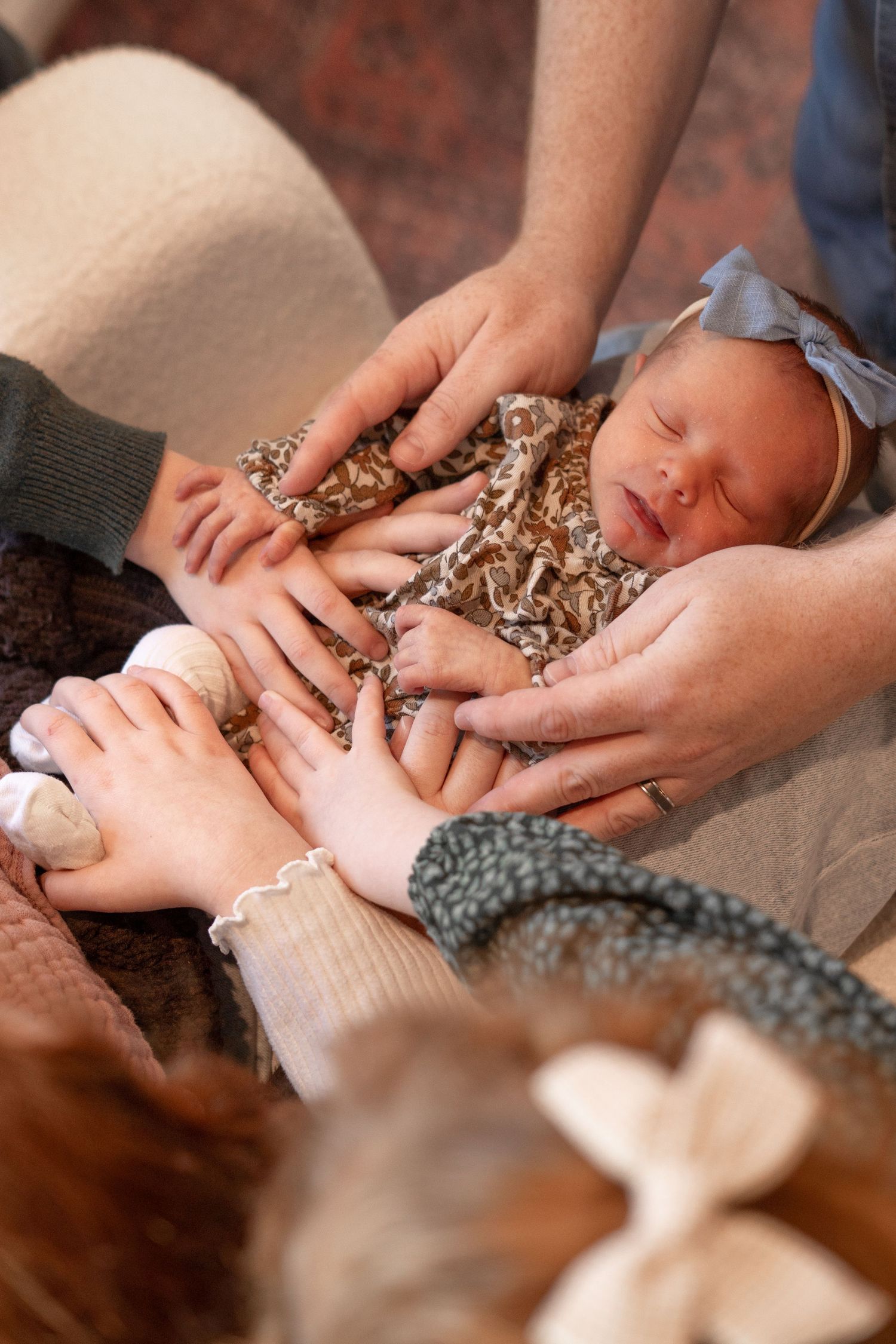 Capture the love and connection of your family with MW Photo, a luxury newborn photographer in Franklin and Nashville, TN. Elegant, timeless