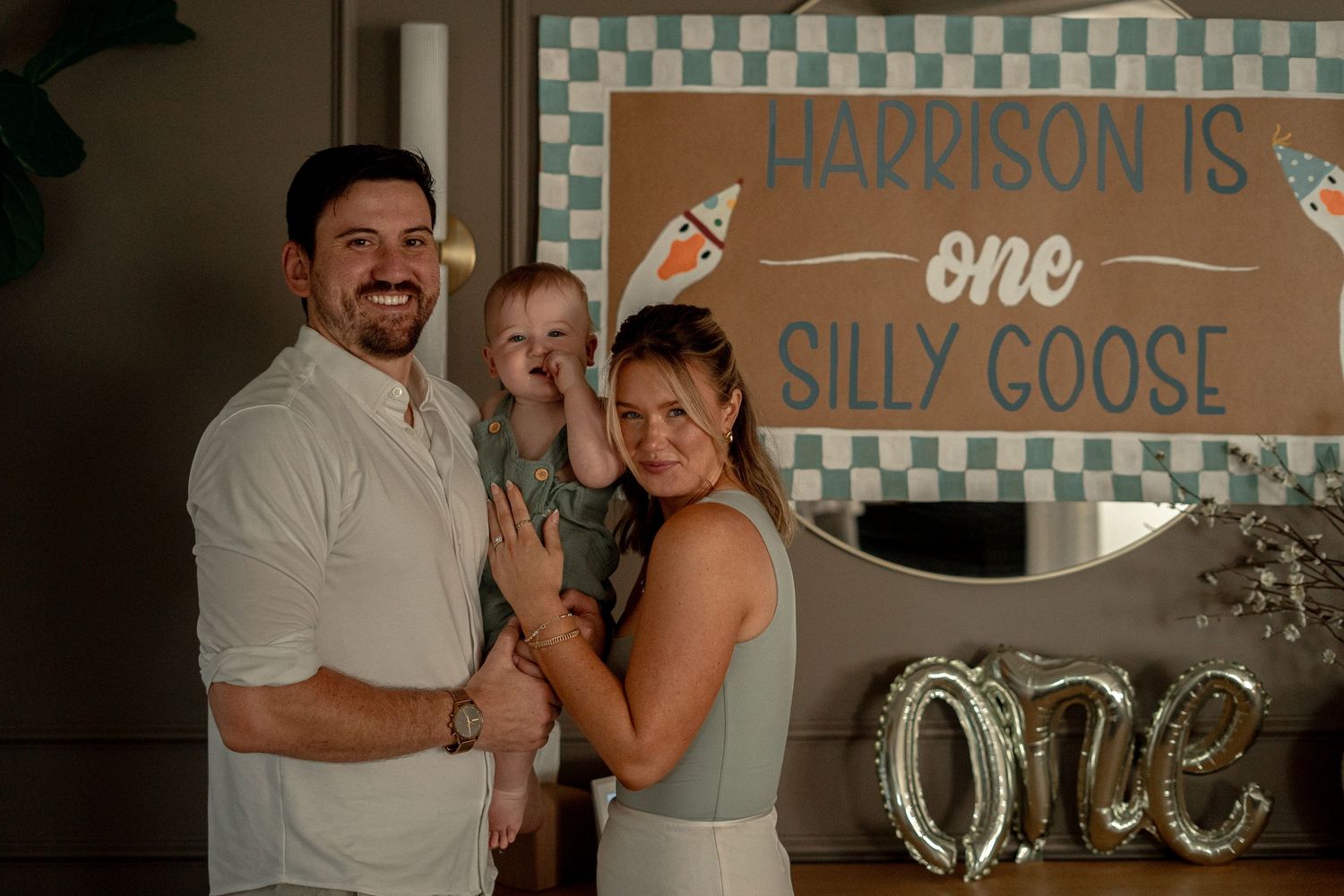 Middle TN first birthday lifestyle session at home with baby, cake smash, and loving family interactions by MW Photo”
