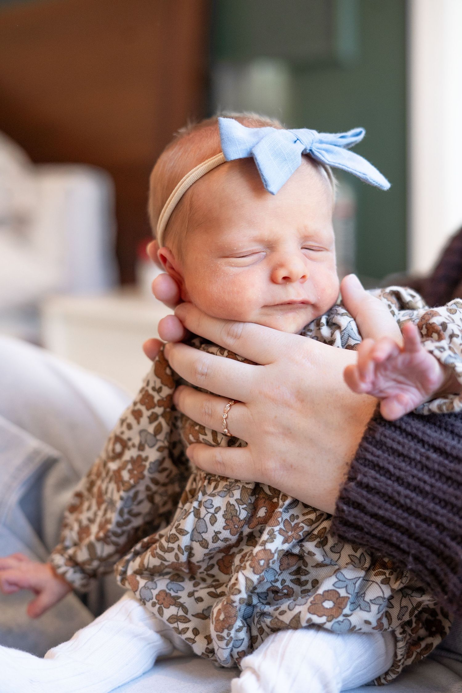 Capture the love and connection of your family with MW Photo, a luxury newborn photographer in Franklin and Nashville, TN. Elegant, timeless