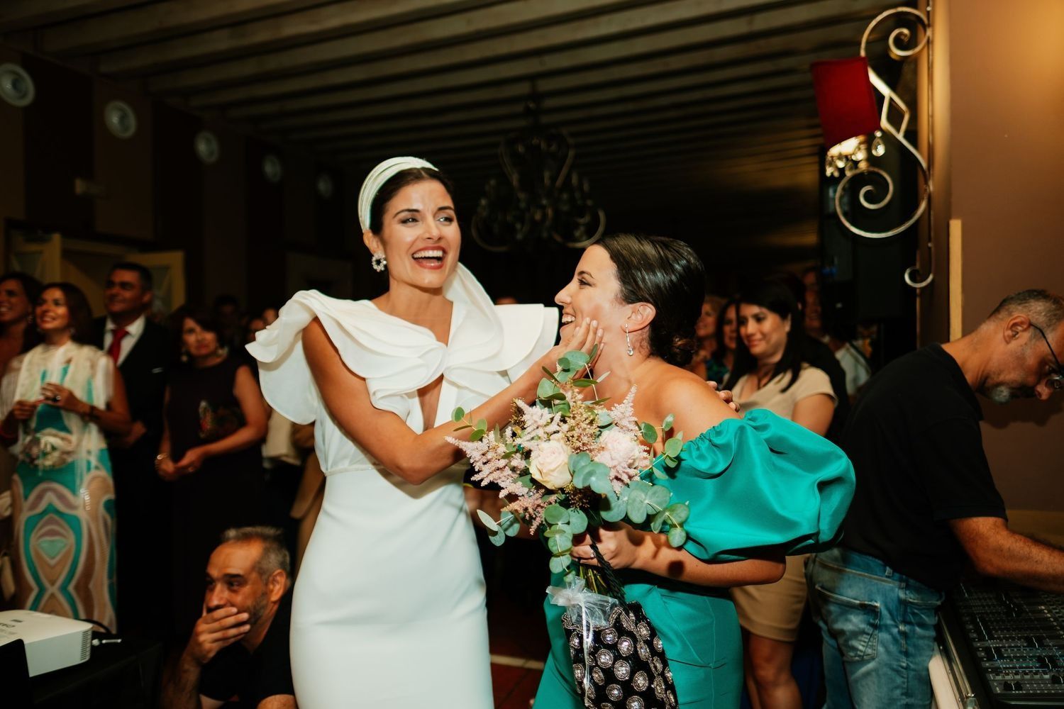 Entrega del ramo de novia a la siguiente en casarse