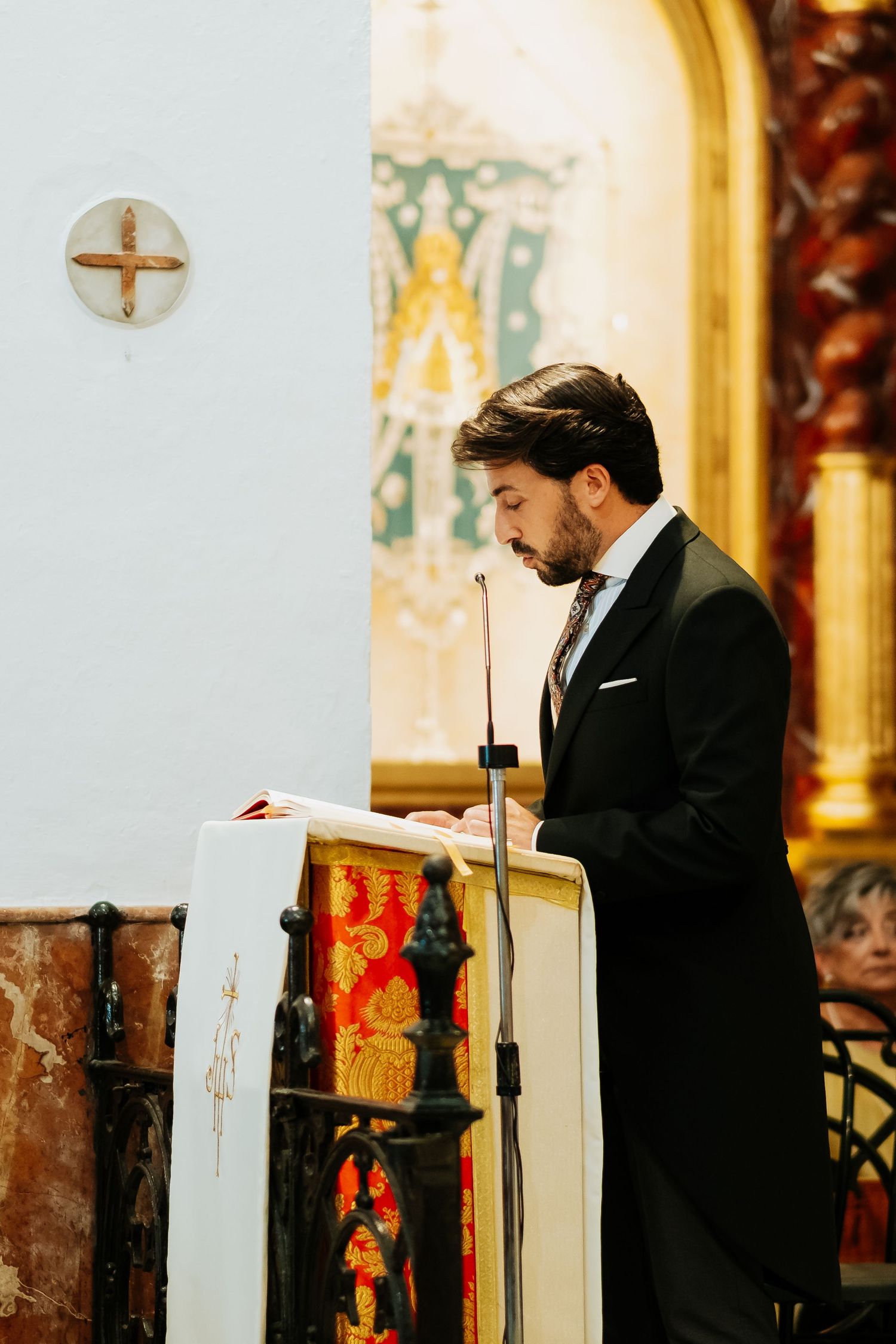 Altar del Santuario de la Inmaculada durante la ceremonia emotiva de Inma y Abel