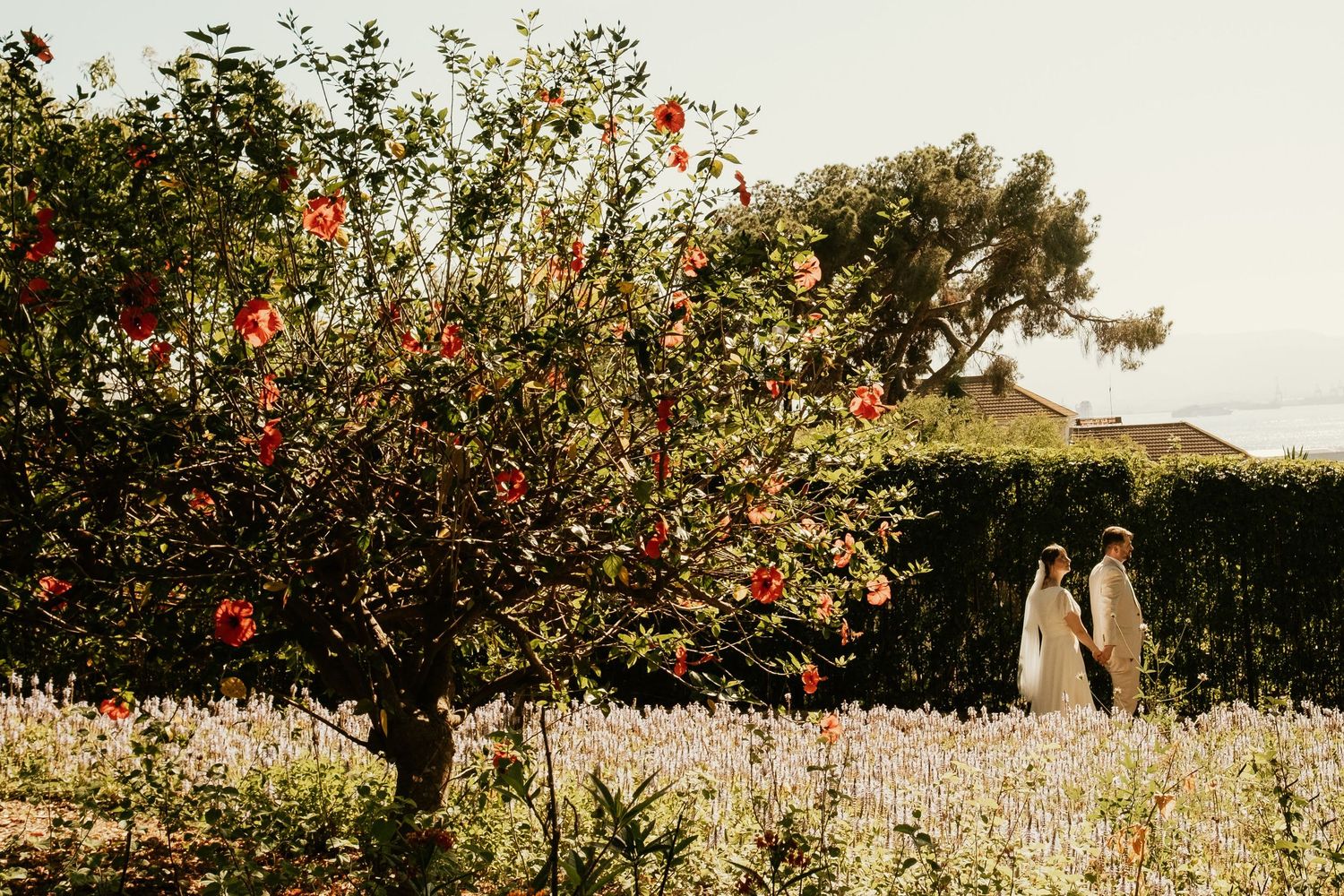 Jenna y Liam en los Jardines de La Alameda, Gibraltar, fotografía de autor, Roberto Pecino