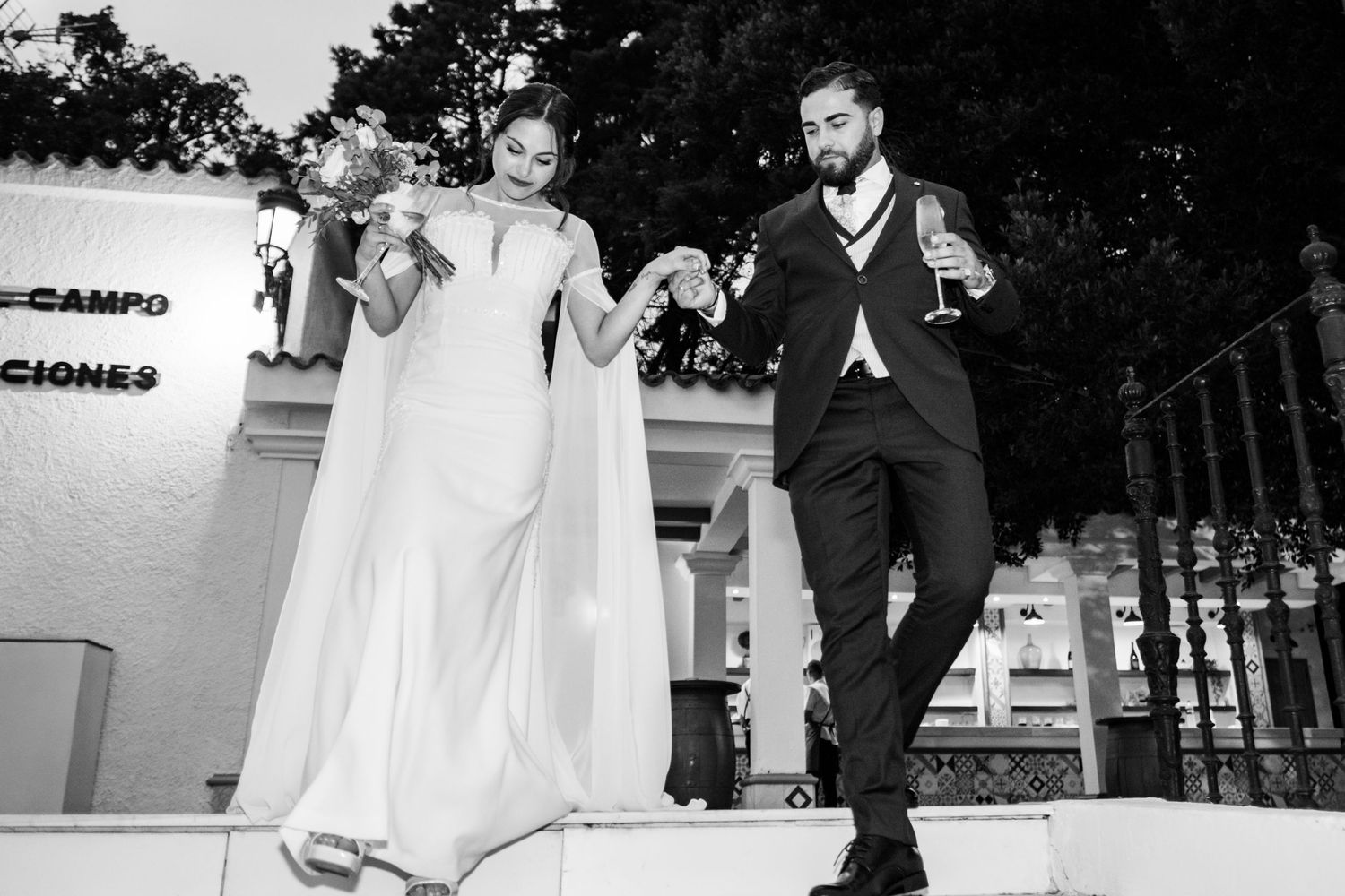 Detalles de la celebración exterior en la boda de Amparo y Guillermo