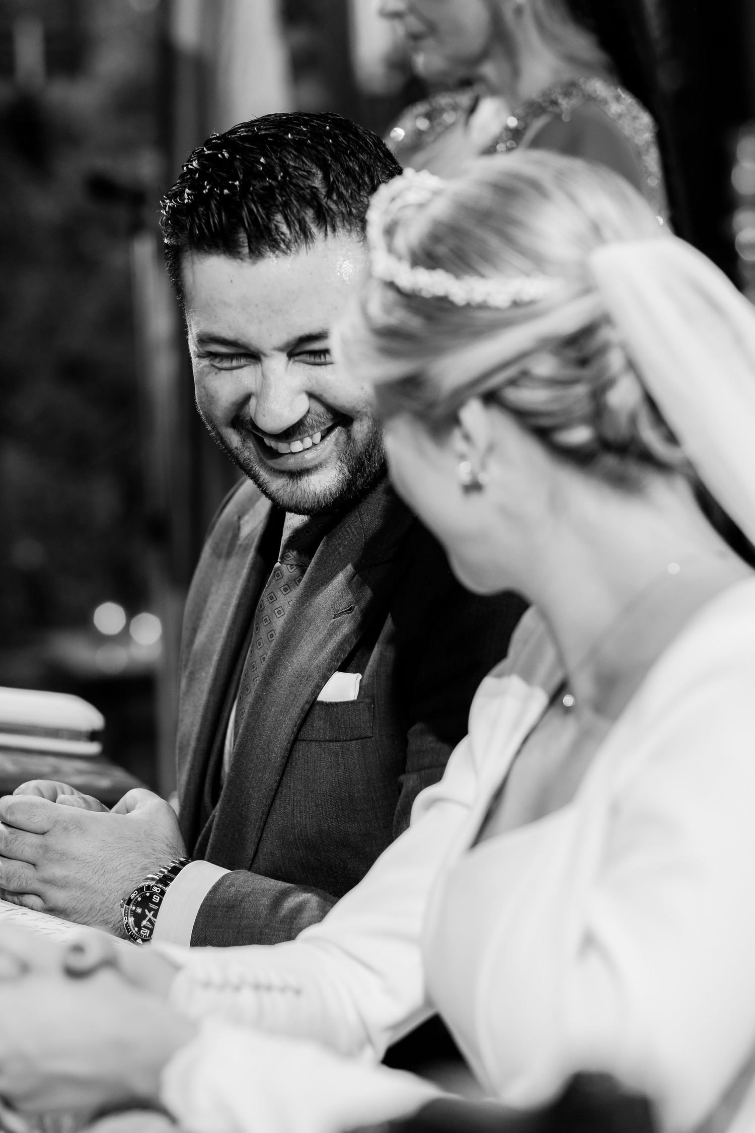Momento de comulgar de los novios en el altar mayor de la Basílica del Carmen Jerez, Inma y Juanfri, Roberto Pecino