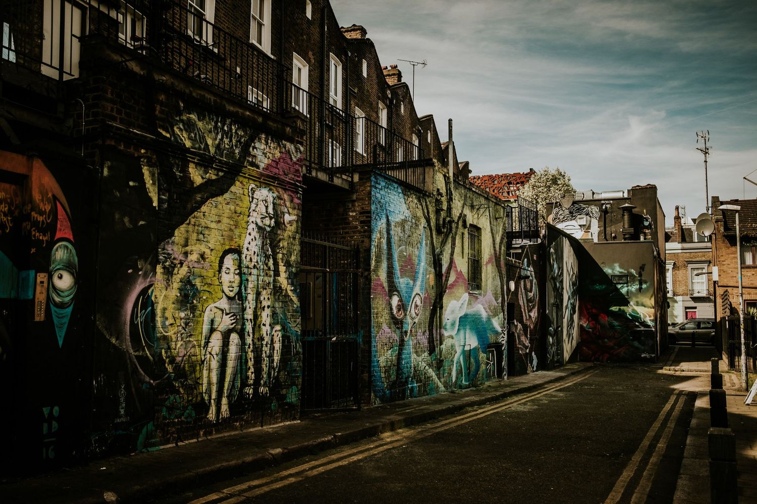Fotografía documental y estética editorial, fachadas en calle típica de Candem Town, Londres, Roberto Pecino Fotógrafo