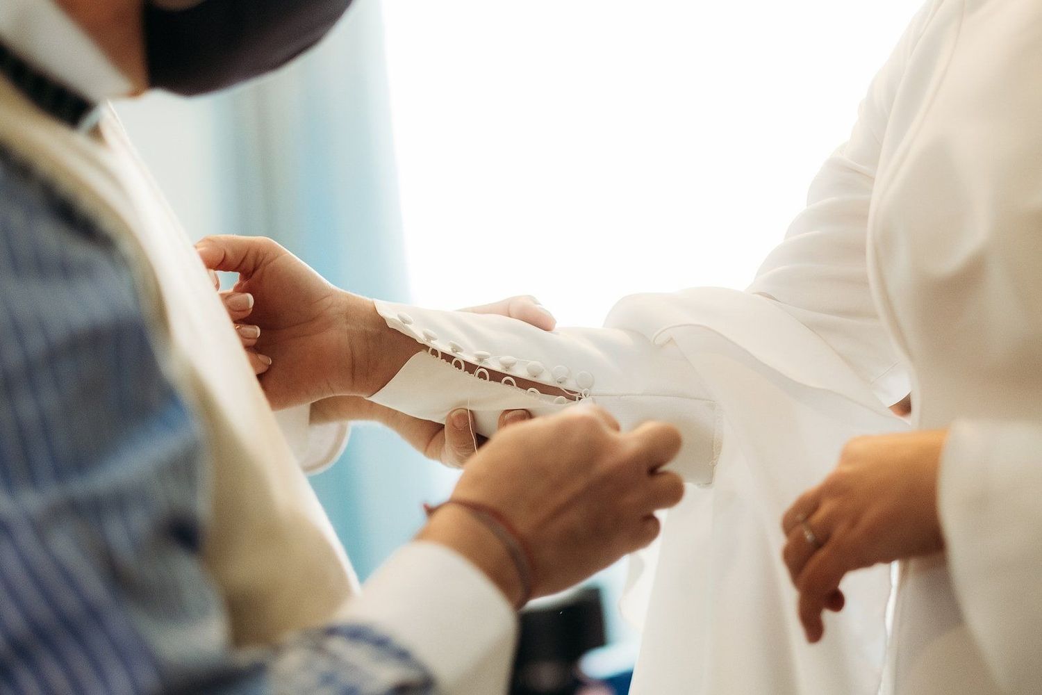 Detalle del vestido de novia de Franc Sarabia, Roberto Pecino fotógrafo en Sevilla