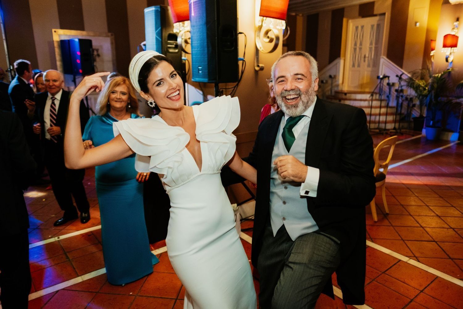 María Isabel bailando y disfrutando con sus invitados