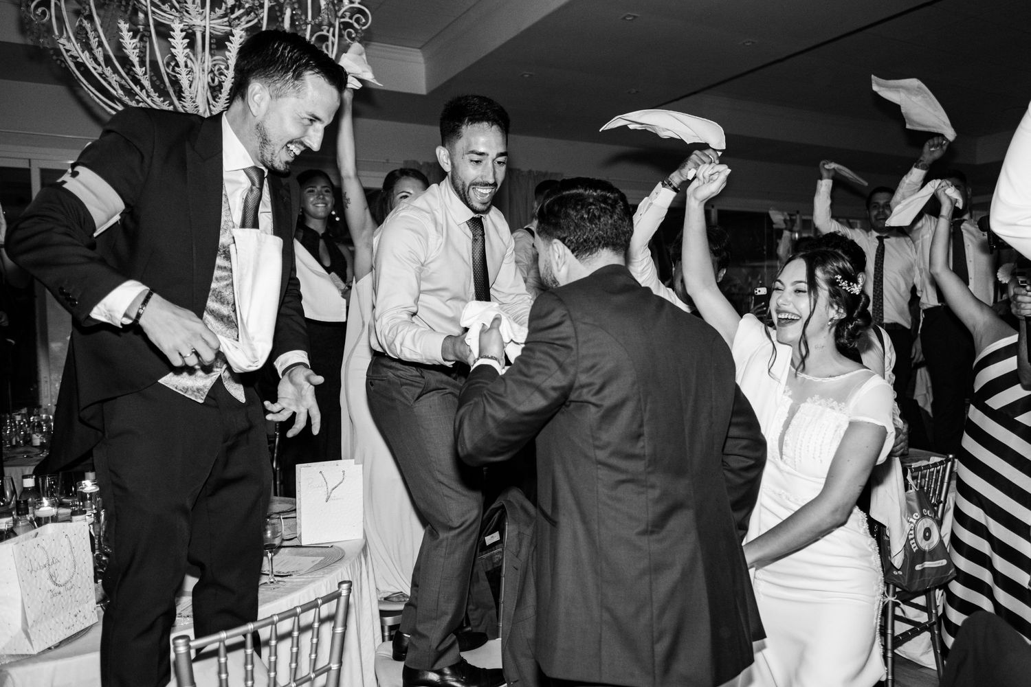 El recibimiento y la llegada triunfal de Amparo y Guillermo en su boda en Finca El Campo, Algeciras