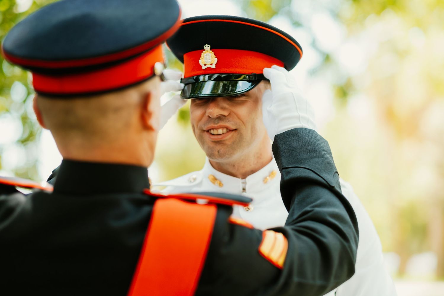 Fotografo de bodas en el Campo de Gibraltar estilo documental sables militares y protocolo