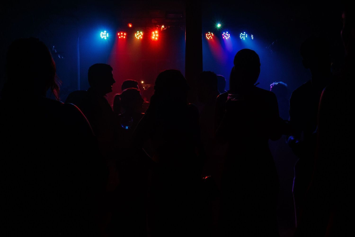 DJ y música en directo en la boda de Jordan y Jade en Sotogrande