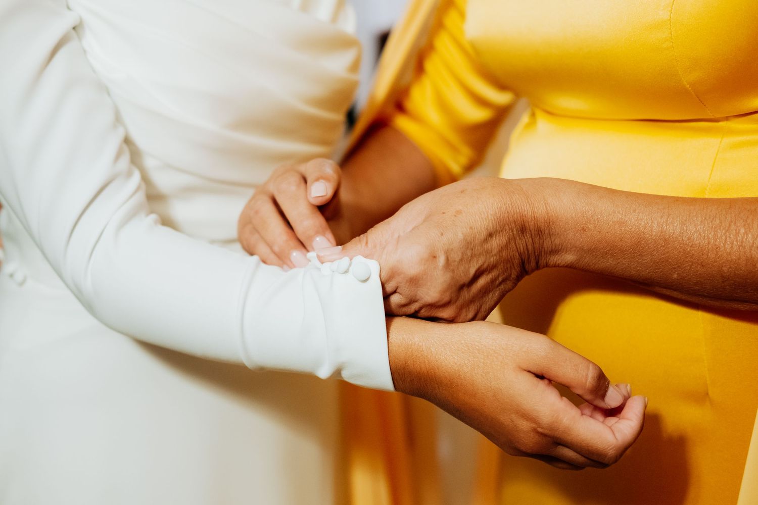 Detalle de la espalda del vestido de novia de Franc Sarabia