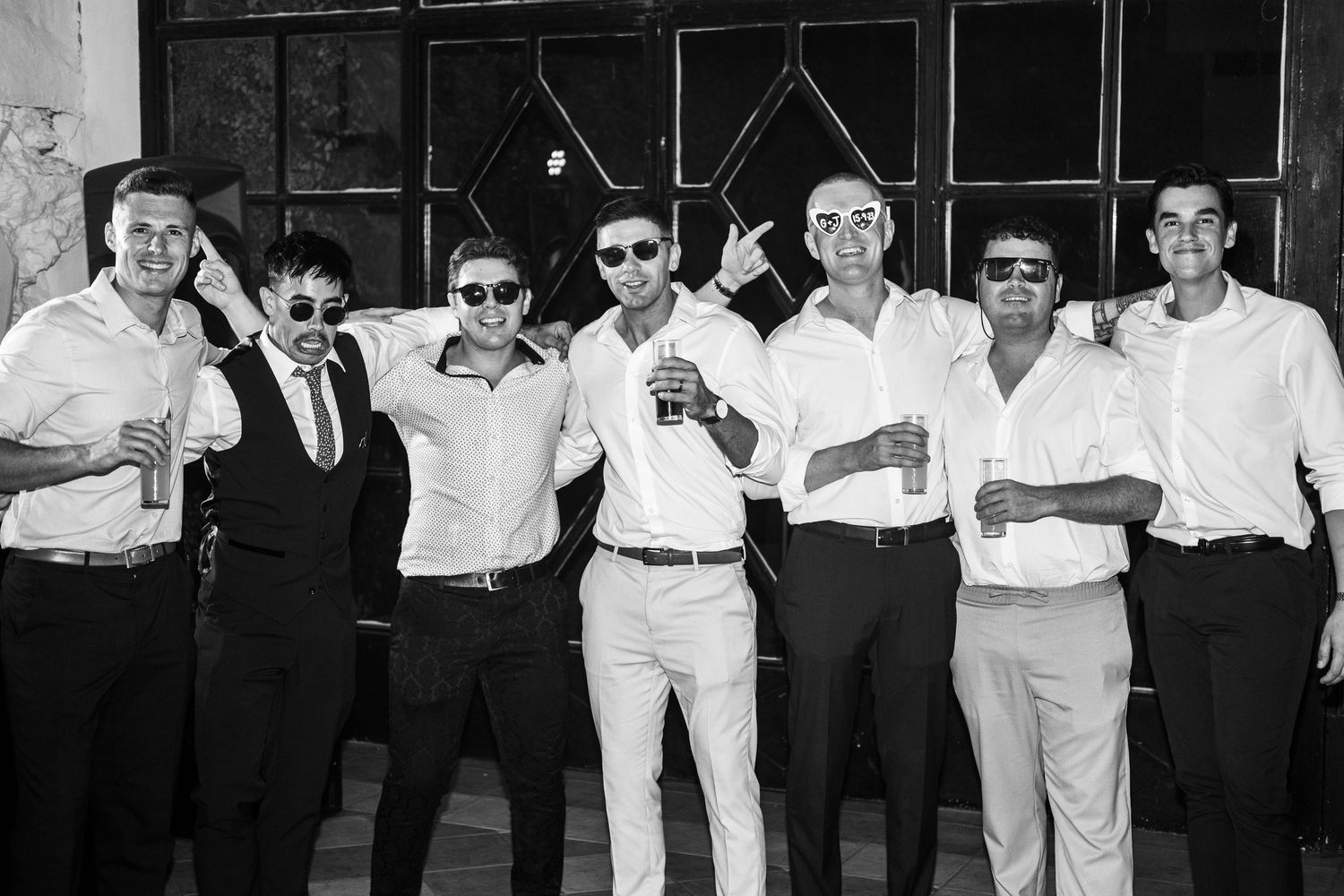 Foto de familia en boda en Almoguera