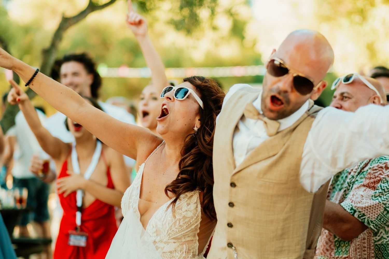 Baile de los novios en Wakana, boda festivalera