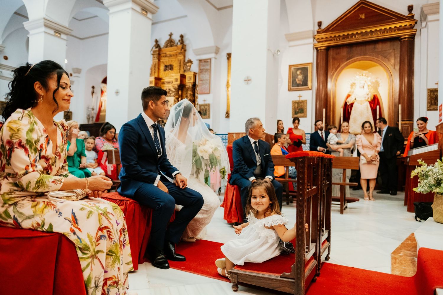 Interior de la Iglesia de la Inmaculada decorada para boda