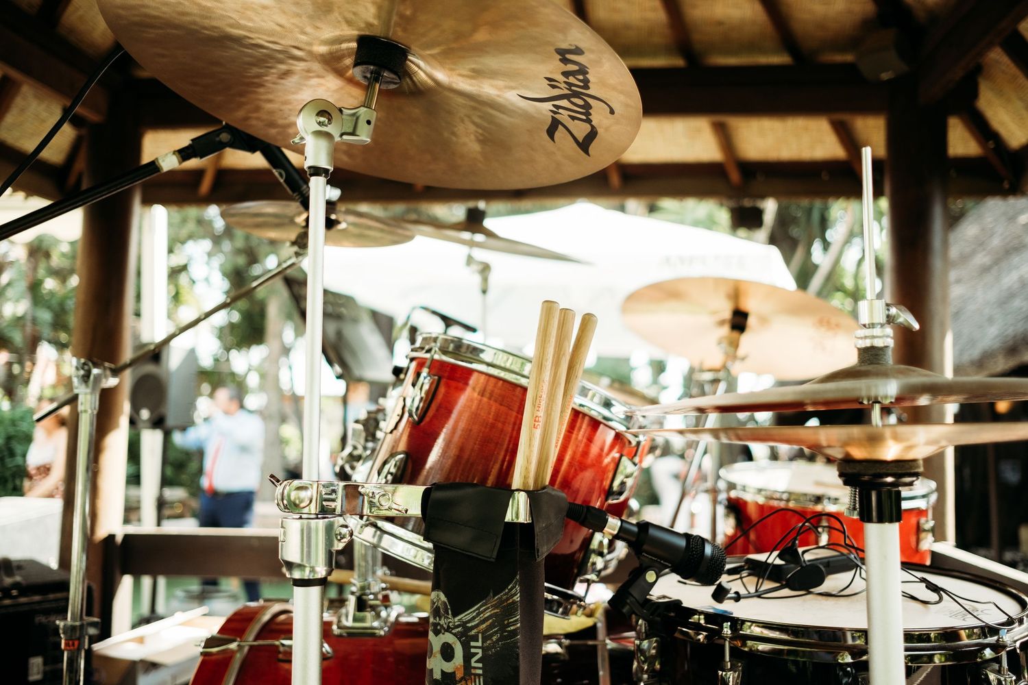 Banda de rock lista para tocar en la boda de Andres y Miriam en Tarifa