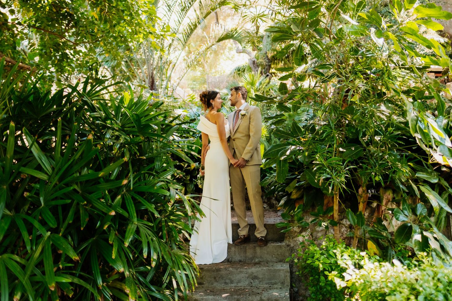 Wedding couple photoshoot at Gibraltar Botanic Gardens (The Alameda) - Roberto Pecino Photographer