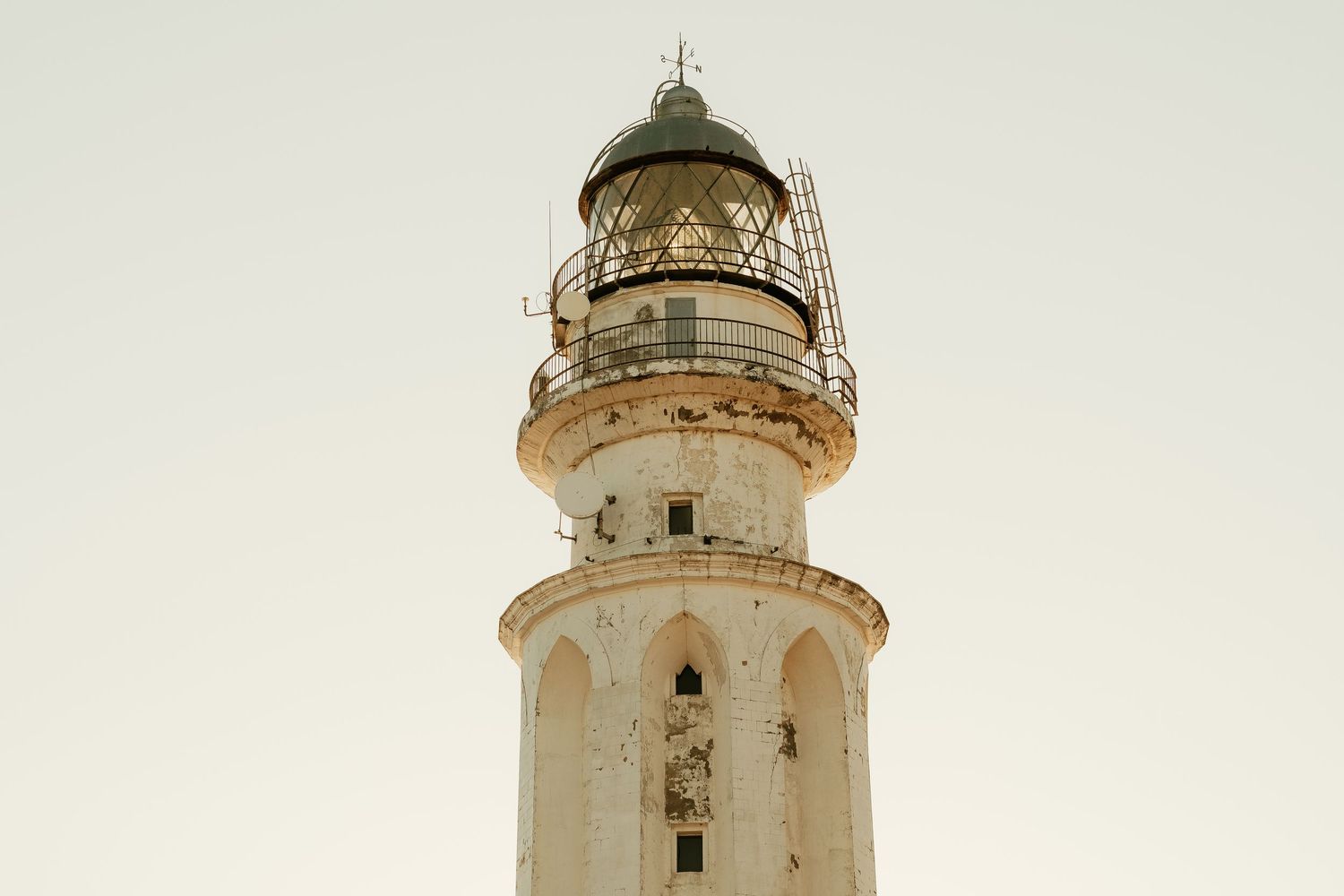 Composición editorial desde la parte superior del Faro de Trafalgar con vistas a la costa Roberto Pecino