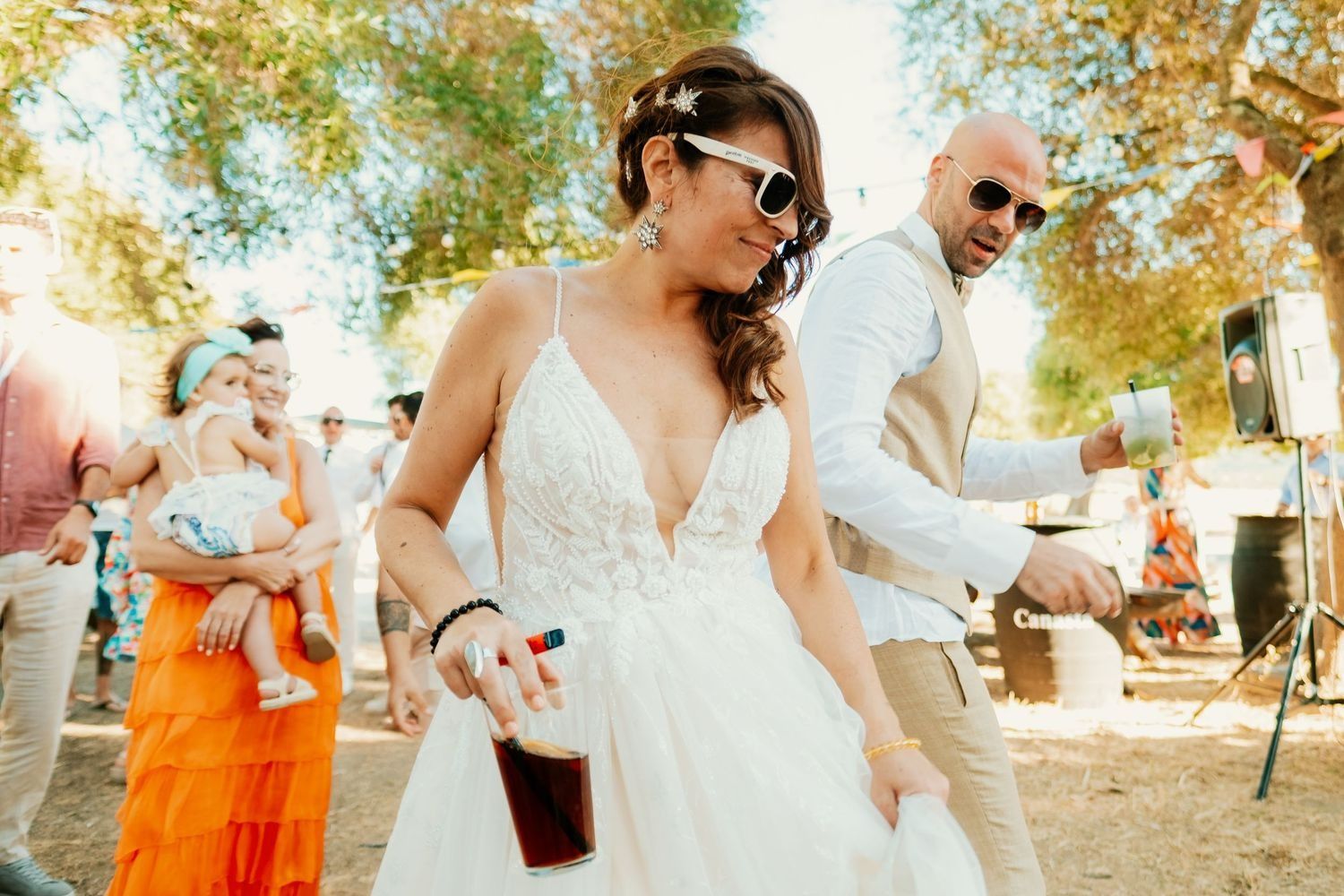 Baile de los novios en Wakana, boda festivalera