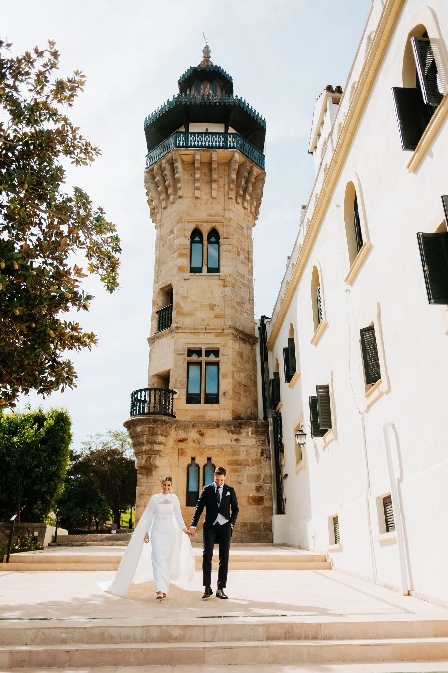 Fachada torre neogótica Casa Convento La Almoraima en Castellar de la Frontera