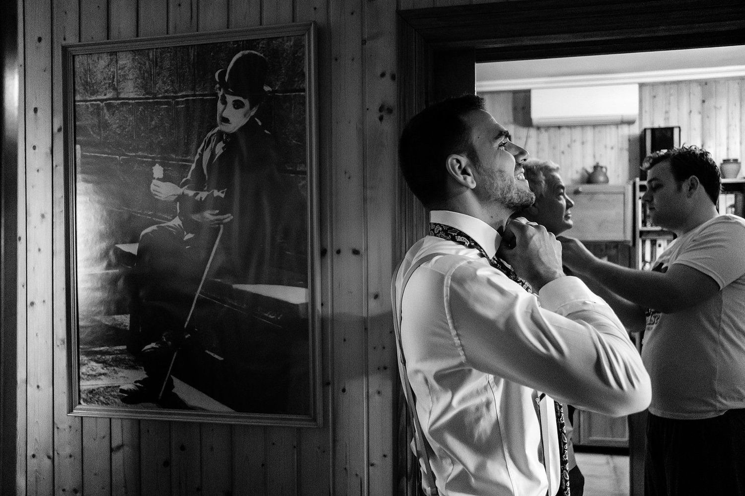 Familiar y amigo de Antonio en los preparativos de su boda en Alcalá de Guadaíra