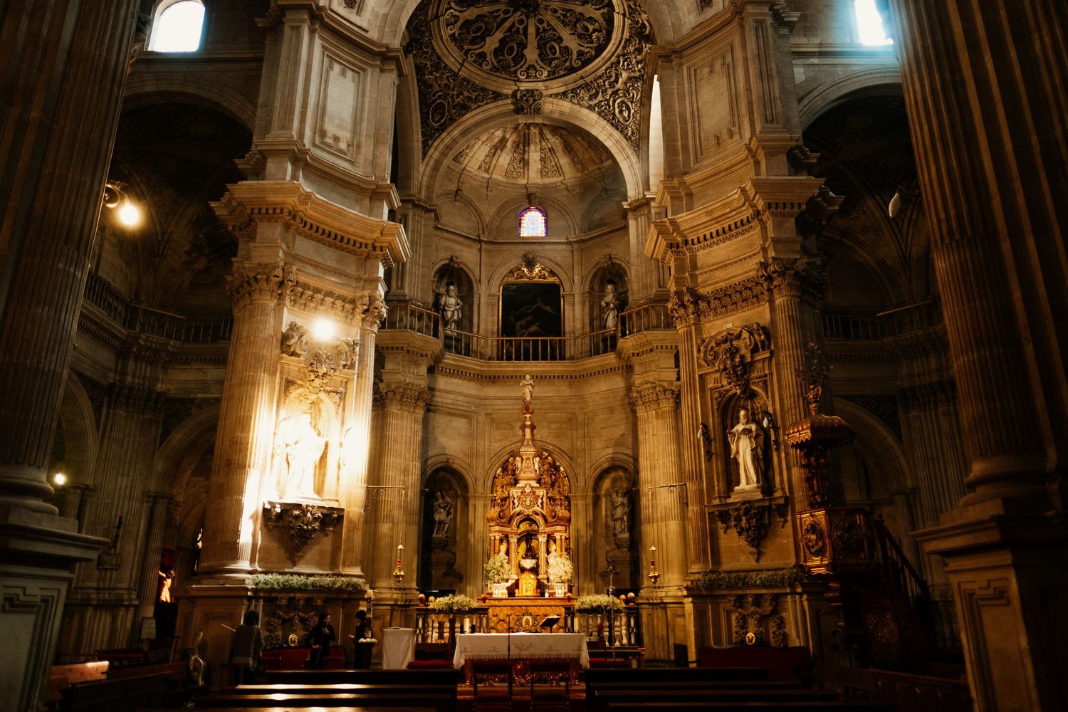 Catedral de Granada durente boda religiosa