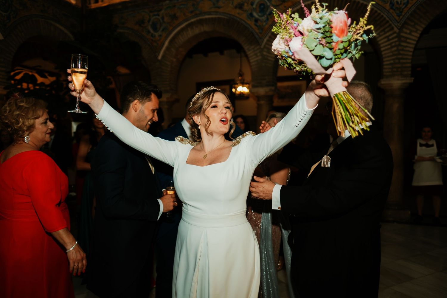 Novia Paola feliz, con vestido de Franc Sarabia