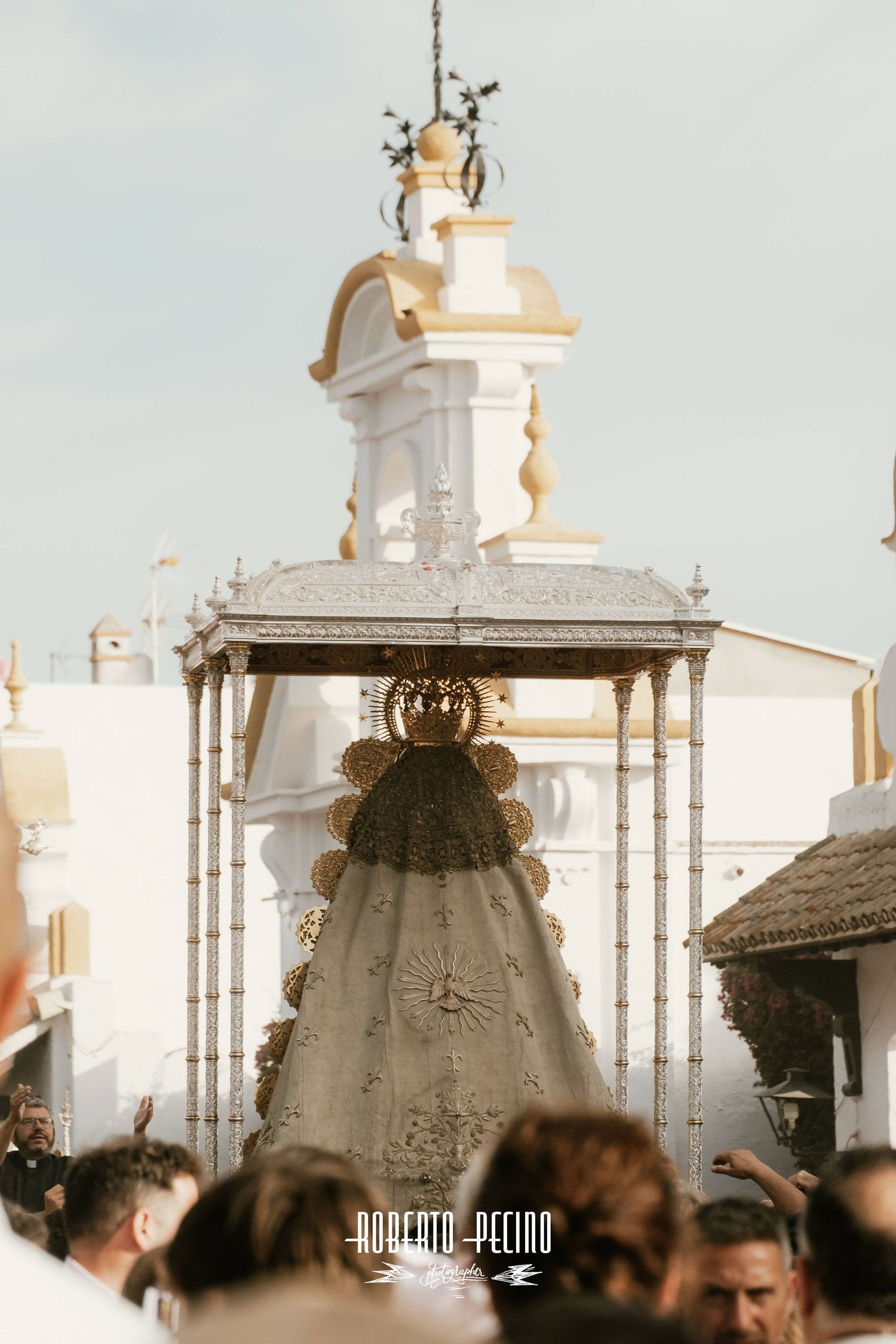 Reportaje de autor Romería del Rocío 2026, Hermandad del Rocío de Sevilla, enfoque en fotografía de tradiciones, Roberto Pecino