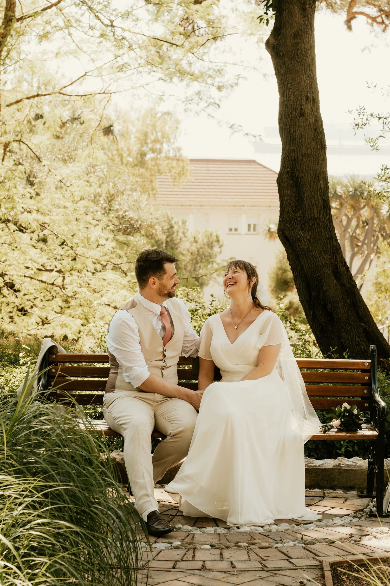 Primer plano de mirada de pareja, elopement en Gibraltar, Roberto Pecino Fotógrafo