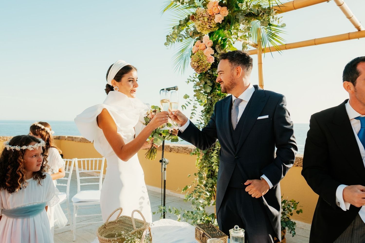 Intercambio de alianzas de los novios en el Baluarte