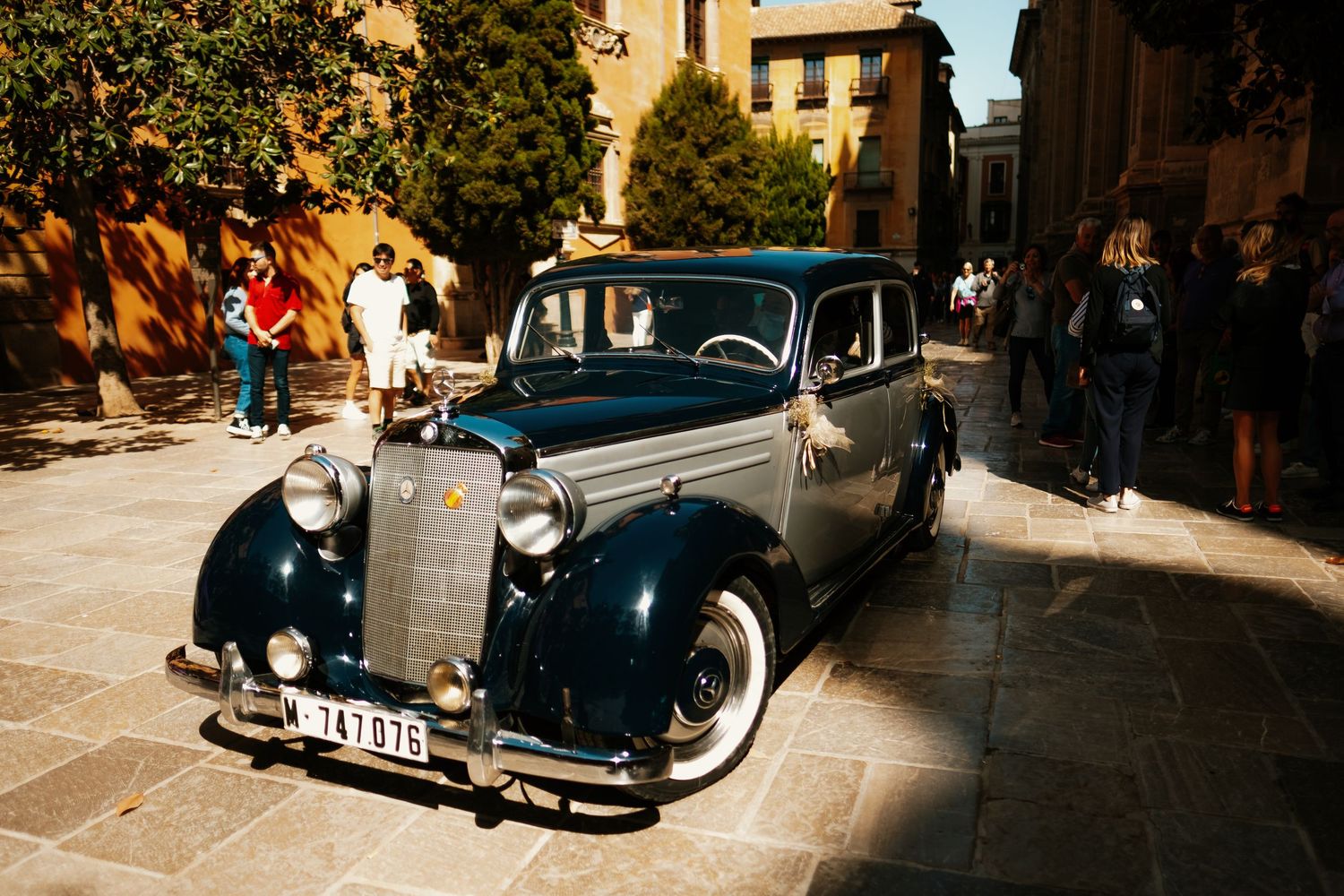 Coche clásico de boda en Granda, Roberto Pecino fotógrafo de boda en Granada