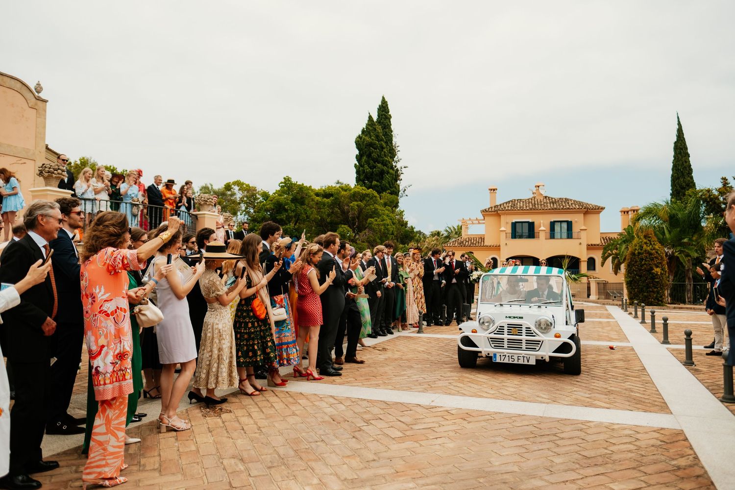 Sotogrande MOKE Rentals: el transporte nupcial perfecto para una boda de mediodía
