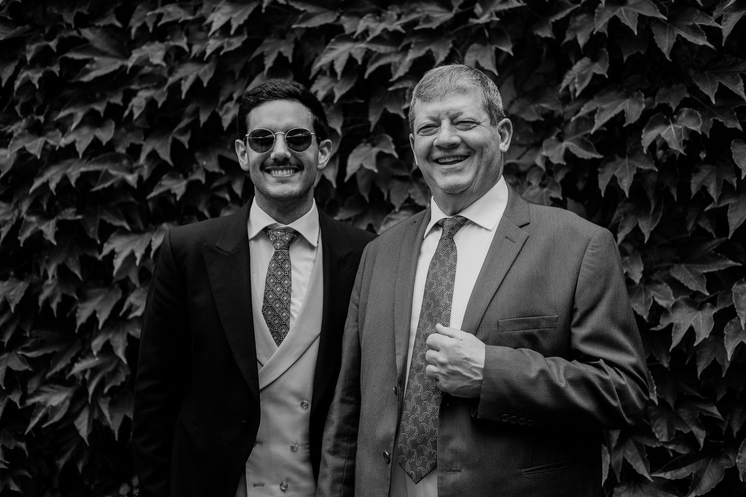 Fotografía de boda natural y libre de posados forzados en Sánchez Romate, invitados de Inma y Juanfri, Roberto Pecino
