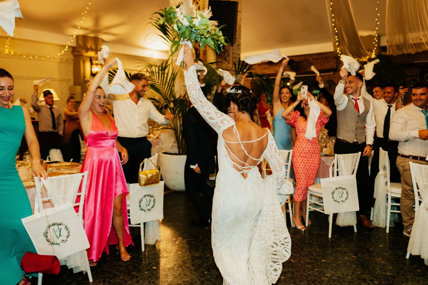 LA novia maría entrando al banquete en el Coto